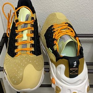 Nike React Sertu Club  Gold/Black/Wheat